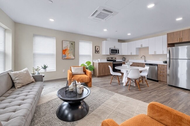 Building Photo - 375 Cummins Hwy