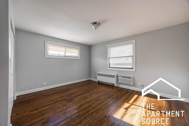 Building Photo - 6807 N Ridge Blvd