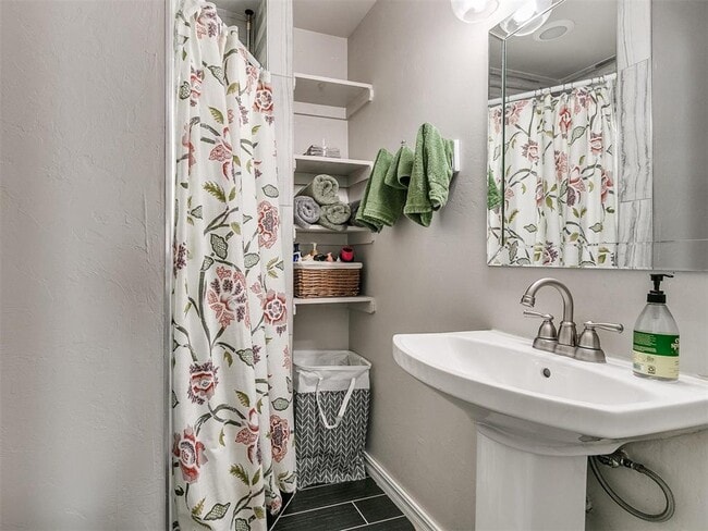 Building Photo - 734 Boyd St