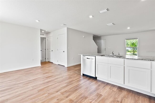 Building Photo - 612 Linnet Ct