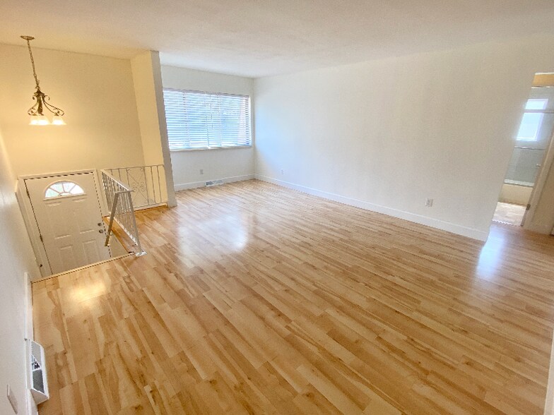 Building Photo - 2747 Leisure Dr