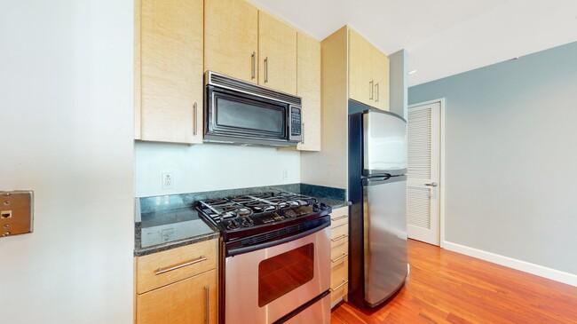 Building Photo - South Beach 23rd Floor Views! Bring pets! ...
