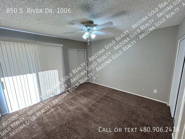 Building Photo - 850 S River Dr