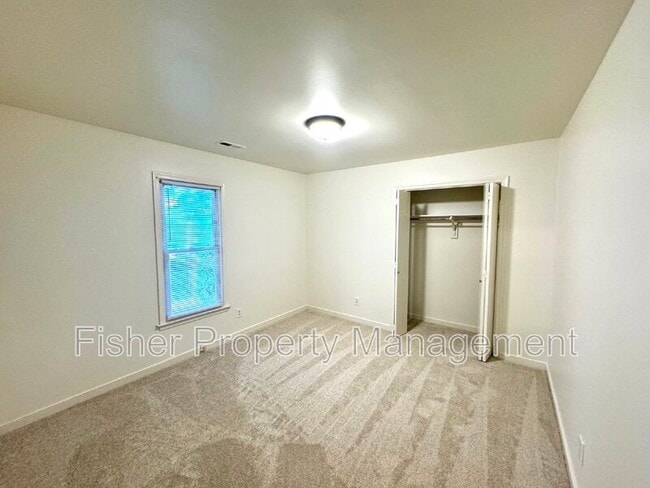 Building Photo - 5248 Oakforest Dr