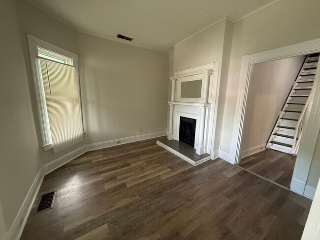 Building Photo - 376 Park Ave