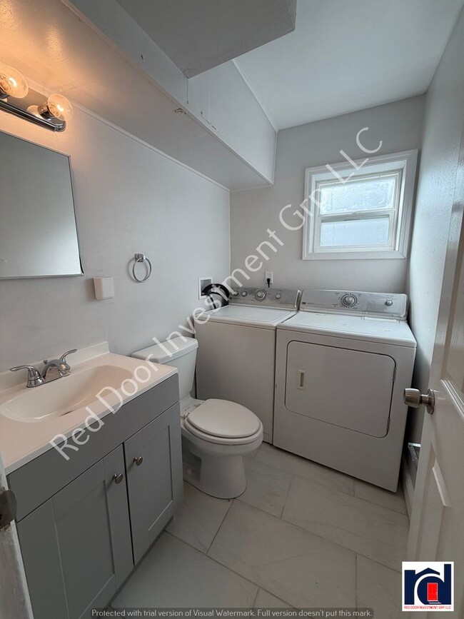 Building Photo - **MOVE IN SPECIAL** 2 Bedroom 1.5 Bath in the Heart of Downtown Deland~Available Now~