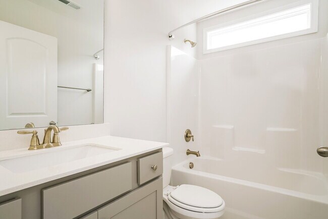 Building Photo - 106 Rosemary St