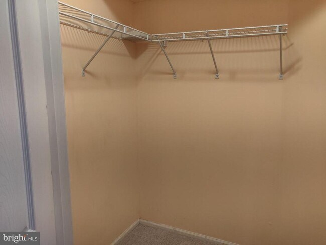 Building Photo - 13800 Farnsworth Ln