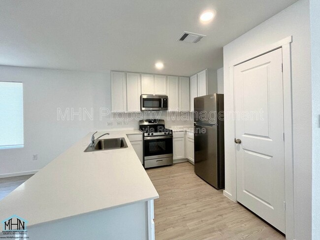 Building Photo - 12931 Kathleen St