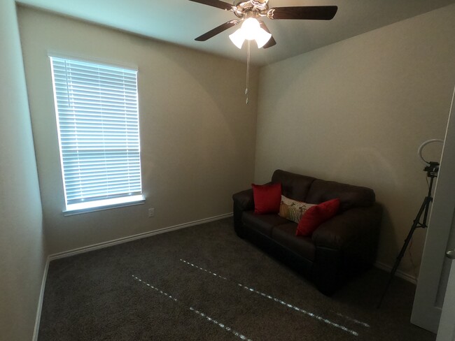 Building Photo - 835 Mineral Wells Ln