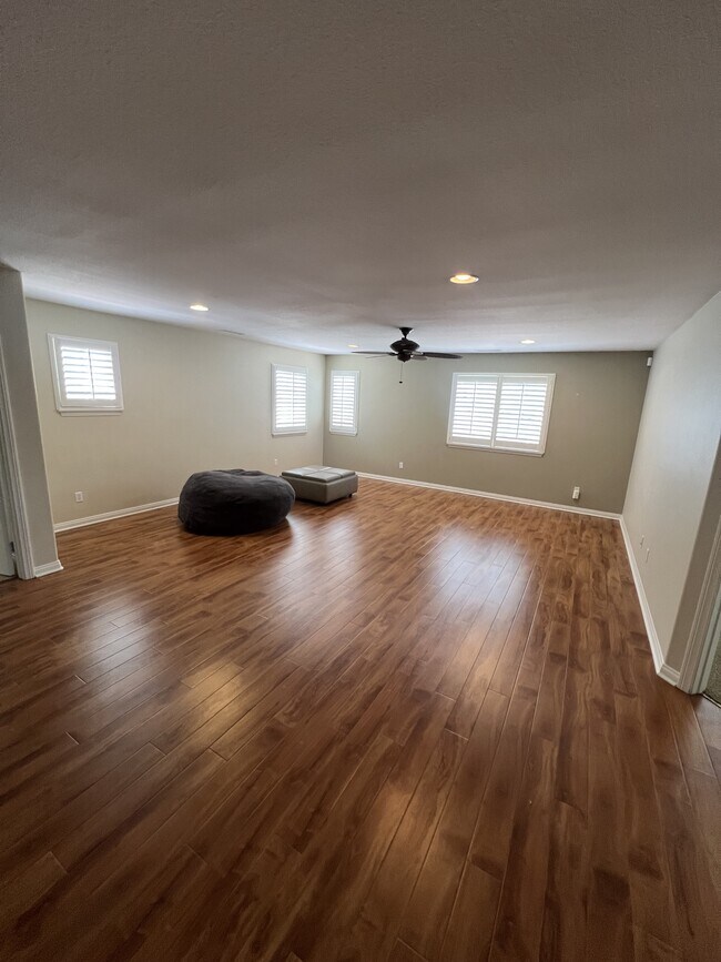 Building Photo - 42251 Harwick Ln