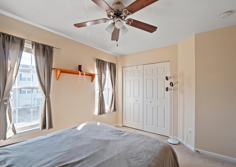 Building Photo - 43036 Demerrit St