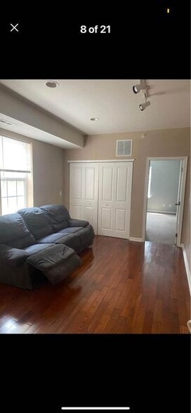 Building Photo - 2356 N Park Ave