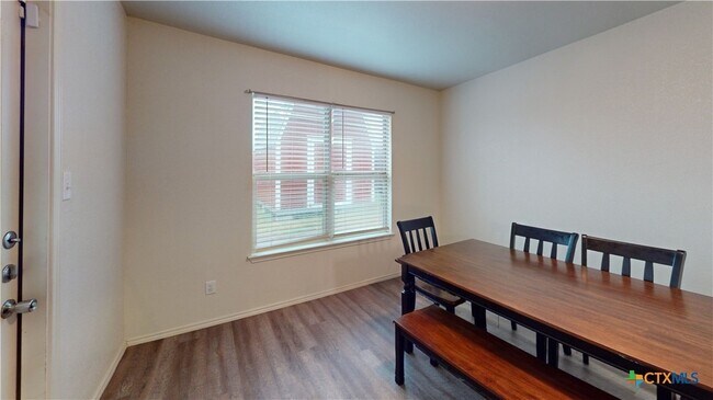 Building Photo - 2703 Tara Dr