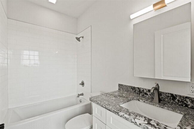 Building Photo - 2102 Mechanic St