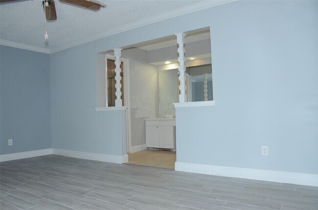Building Photo - 6502 Briar Terrace Dr