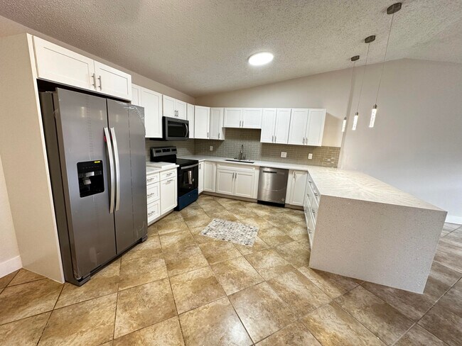 Building Photo - 4326 Woodstock Dr