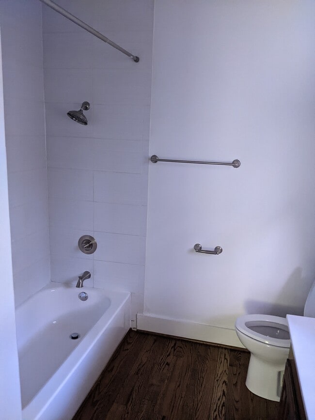 Building Photo - 214 N Clinton Ave