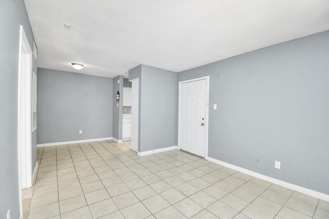 Building Photo - 5959 Bonhomme Rd