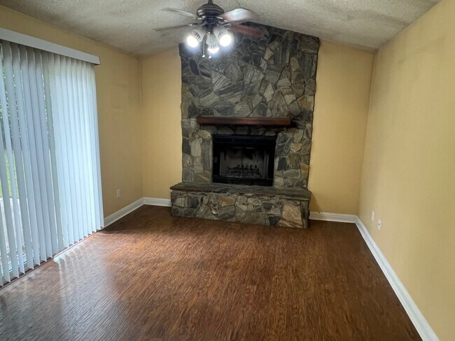 Building Photo - 138 Timber Ridge Dr
