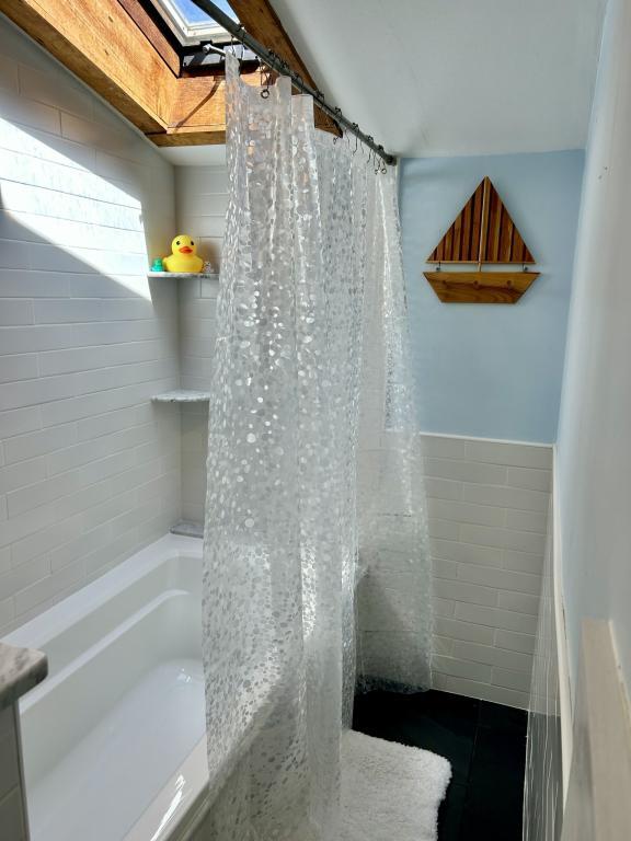 Building Photo - 337 ME-133