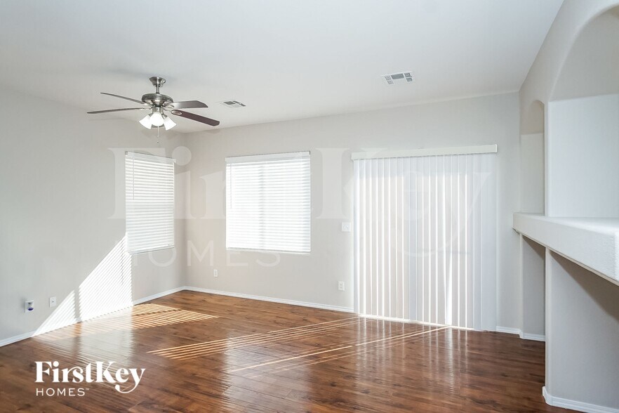 Building Photo - 7486 Decoro St