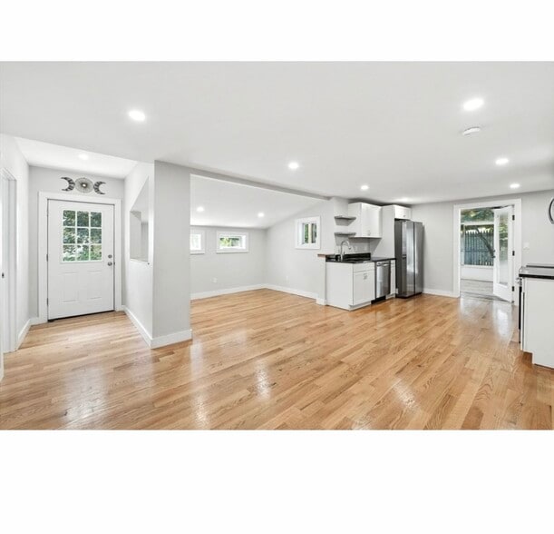 Primary Photo - 45B Warner St