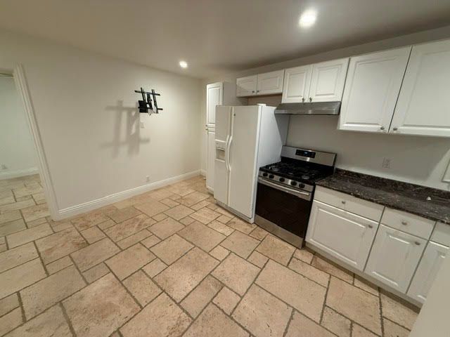Building Photo - 16 Brookside Pl