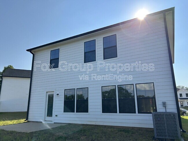 Building Photo - 115 Silverwood Ct