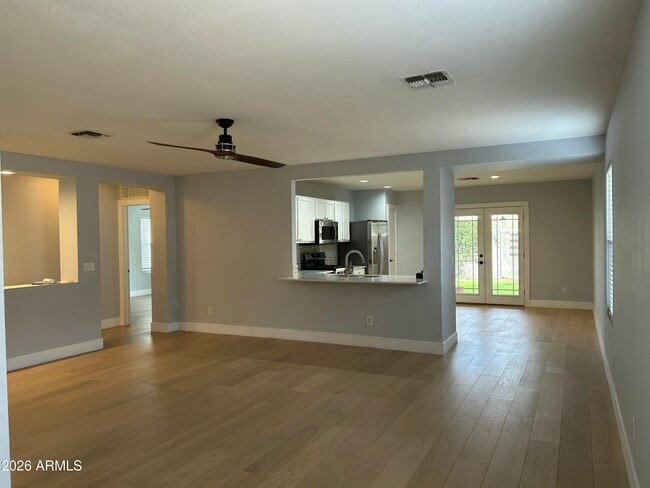 Building Photo - 3216 W Mark Ln