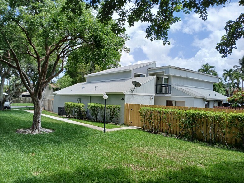 Primary Photo - 617 NW 132nd Ter