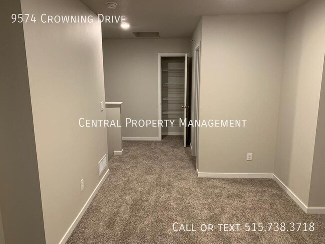 Building Photo - 9574 Crowning Dr