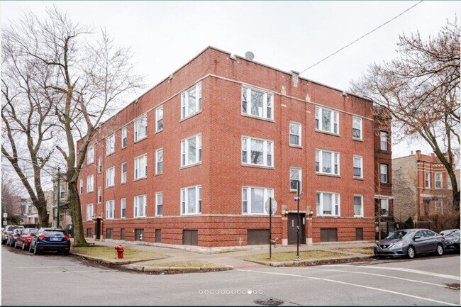 Primary Photo - 2252 N Spaulding Ave