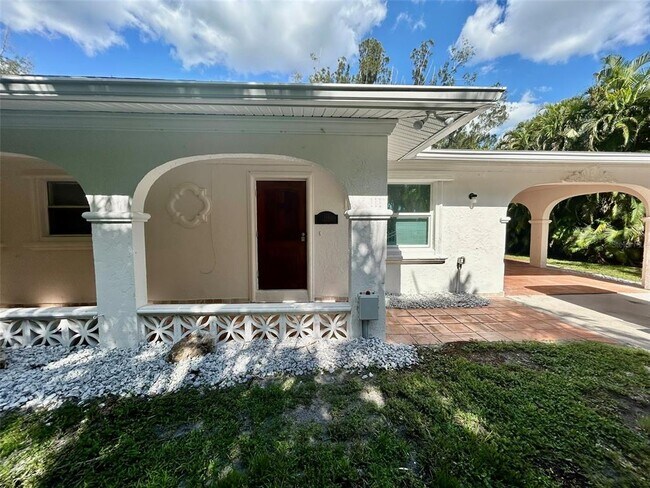 Building Photo - 111 Rio De Paz