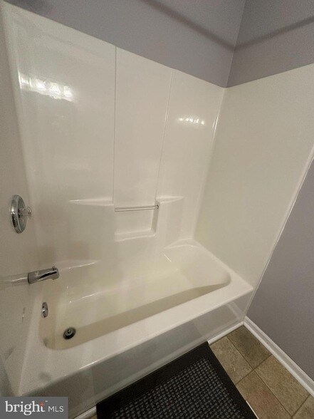 Building Photo - 202 Fieldstone Ln