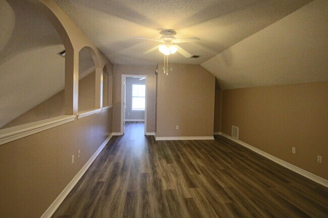 Building Photo - 414 Whirlaway Ct