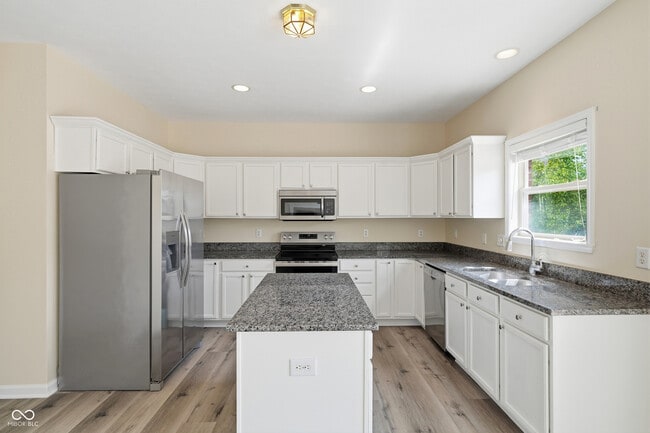 Building Photo - 4091 Huntsman Dr