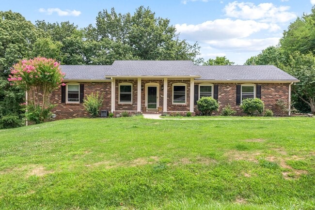 Primary Photo - Pet Friendly Three Bedroom with Basement!