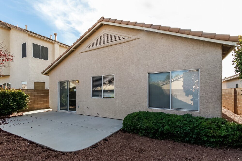 Building Photo - 1070 Warm Canyon Way