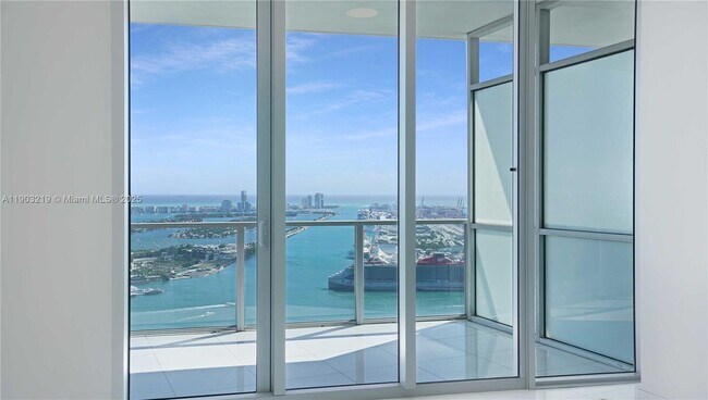 Building Photo - 1100 Biscayne Blvd