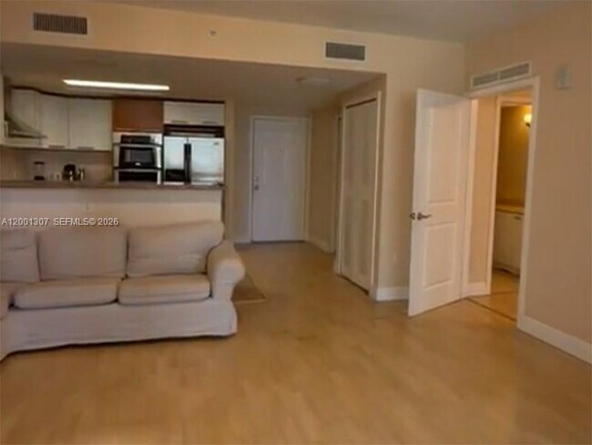 Building Photo - 170 SE 14th St