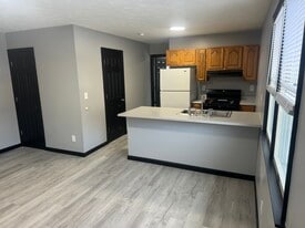 Building Photo - 50 Greenbrier Plz