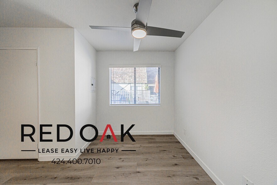 Building Photo - 15050 Moorpark St