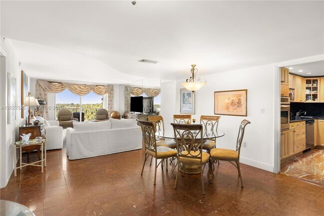 Building Photo - 210 Seaview Dr