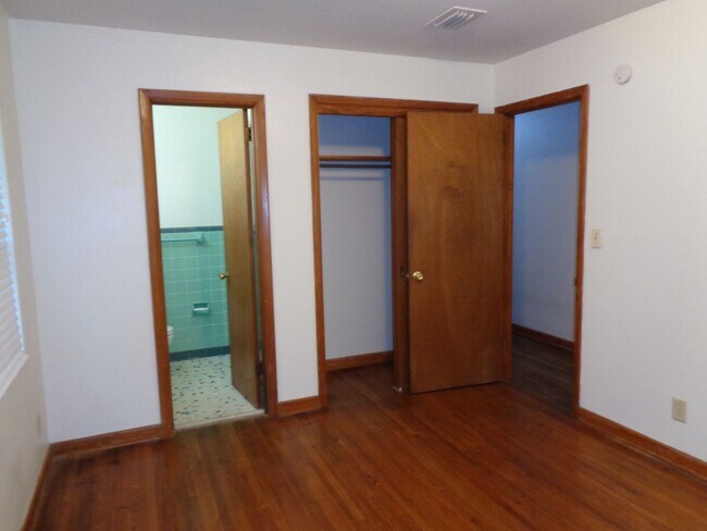 Building Photo - 6306 Romilly Dr