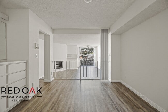 Building Photo - Essex Suites Apartments