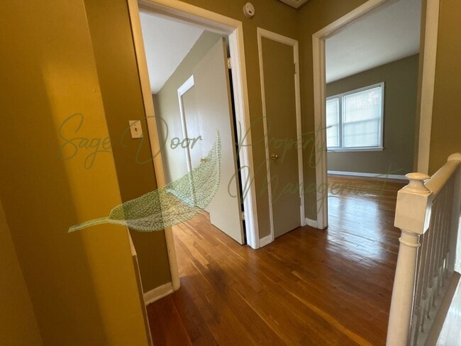 Building Photo - INDEPENDENCE DUPLEX!!!