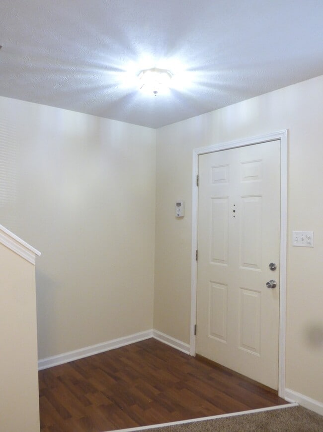Building Photo - COMING SOON! Spacious Townhouse, W/D Hookups, Off-Street Parking, All Electric!