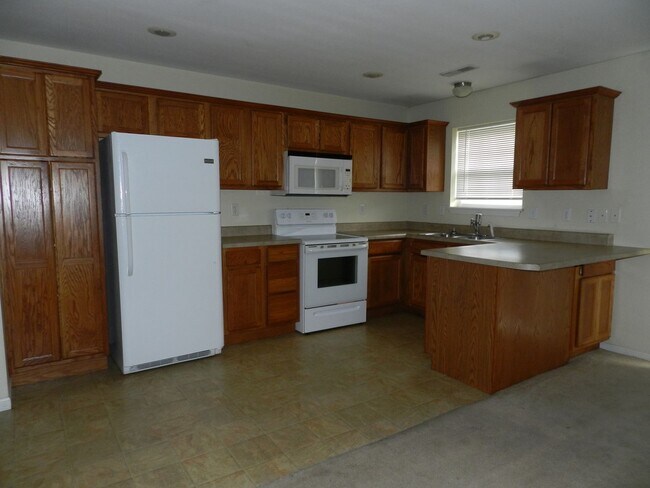 Building Photo - 222 Settlers Pass