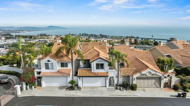 Building Photo - Furnished Coastal Retreat with PANORAMIC Ocean Views!